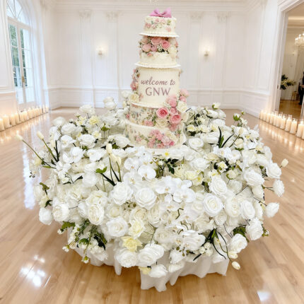 Elegant Artificial Flower Cake Decoration For Wedding Custom Design High End Realistic