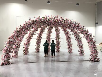 Modern Wedding Arch Backdrop With Silk Flowers Custom Wedding Decoration For Outdoor Indoor
